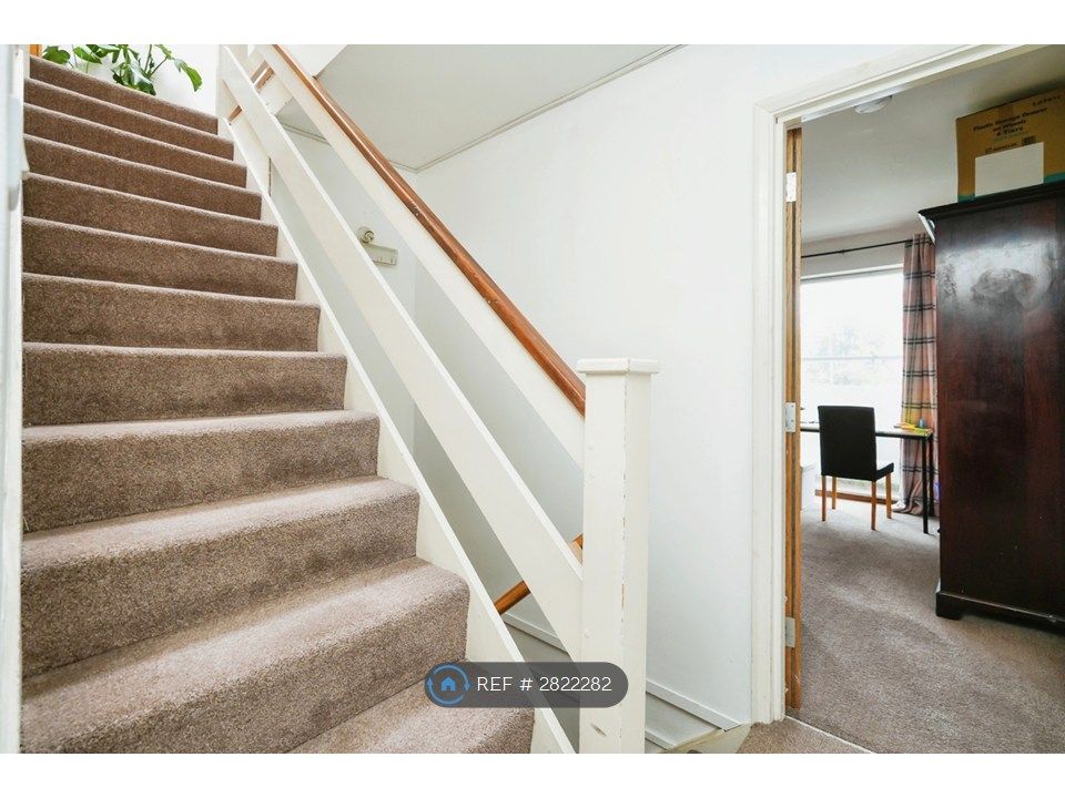 Property photo 3 of 25
