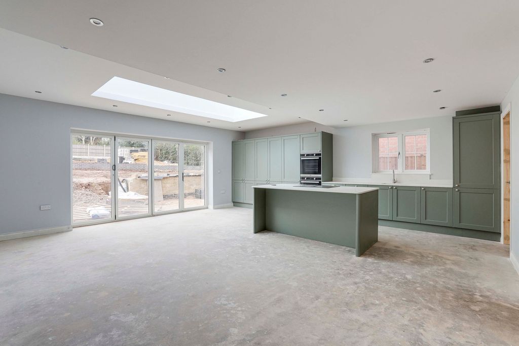 Property photo 2 of 22