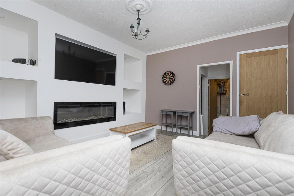 Property photo 2 of 18 Living Room