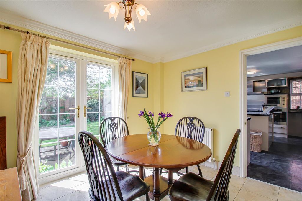 Property photo 3 of 17 Dining Room