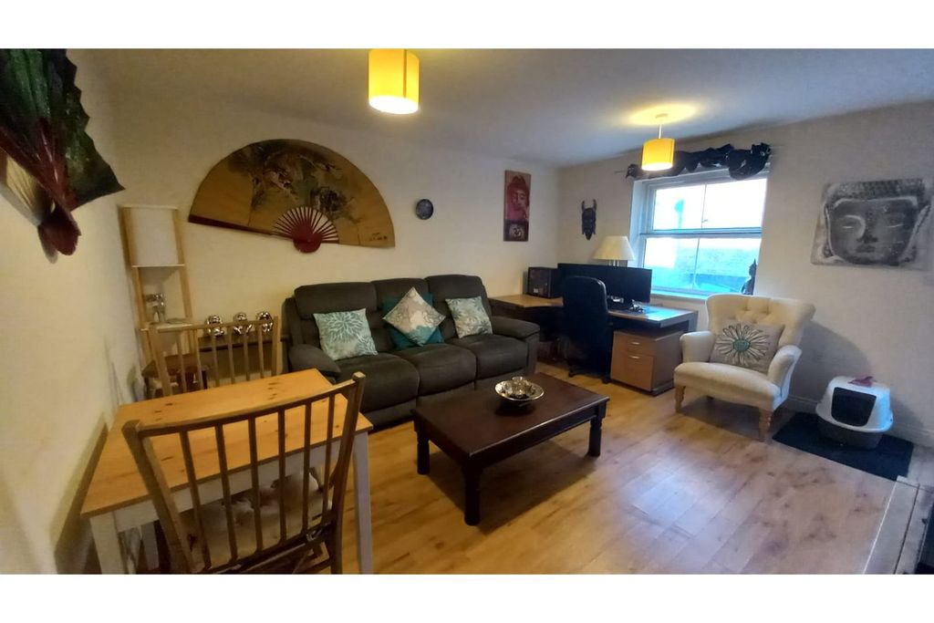Property photo 3 of 12