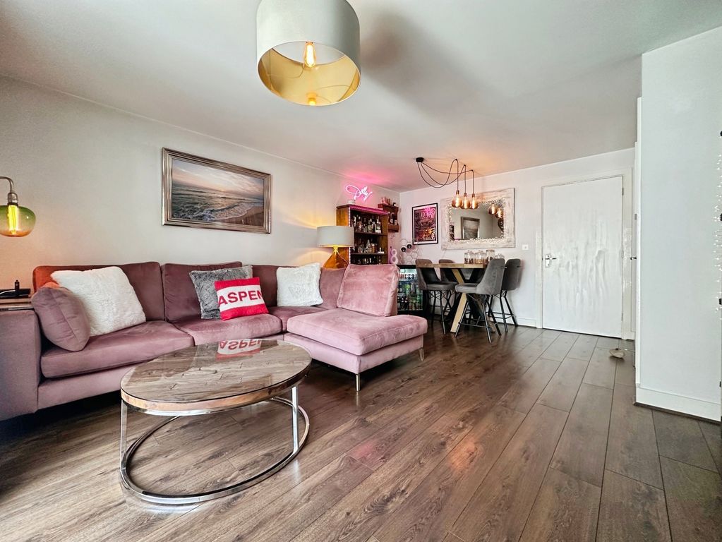 Property photo 3 of 20 Pbox-Img.Jpg