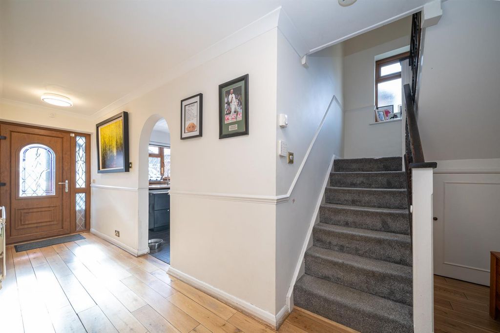 Property photo 3 of 20 Hallway