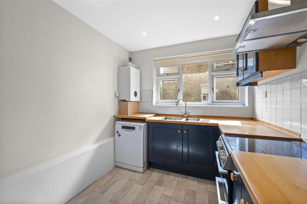Property photo 3 of 13 Buckingham Court 1 (15 From 25)-1.Jpg
