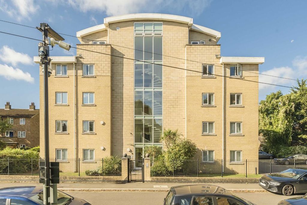 Property photo 1 of 5