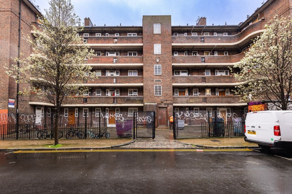 Property photo 1 of 12 3086282