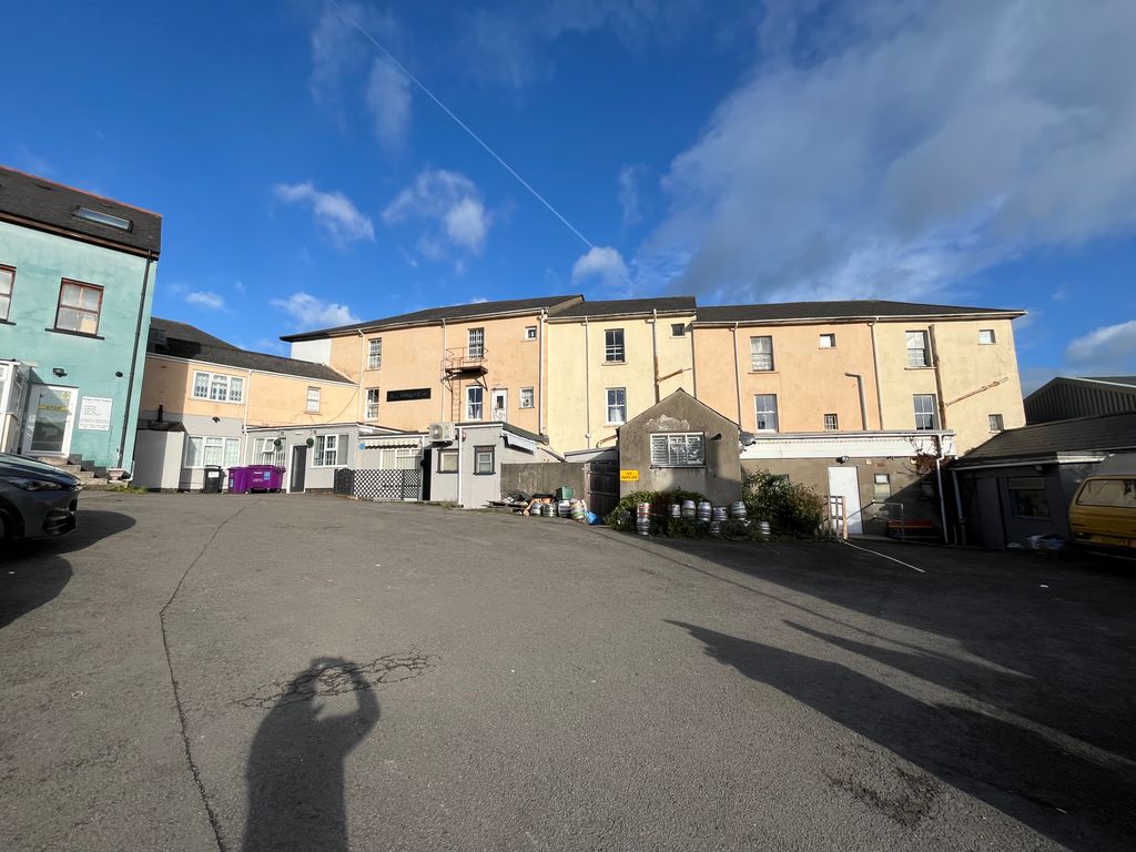 Property photo 3 of 5