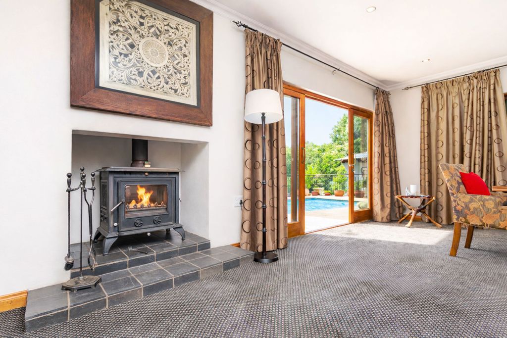 Property photo 1 of 80 Cn1733499