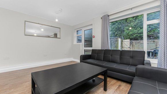 Property photo 3 of 13 Spacephoto (2).Jpg