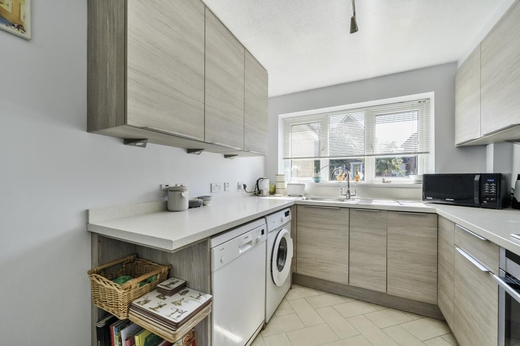 Property photo 3 of 26 Kitchen
