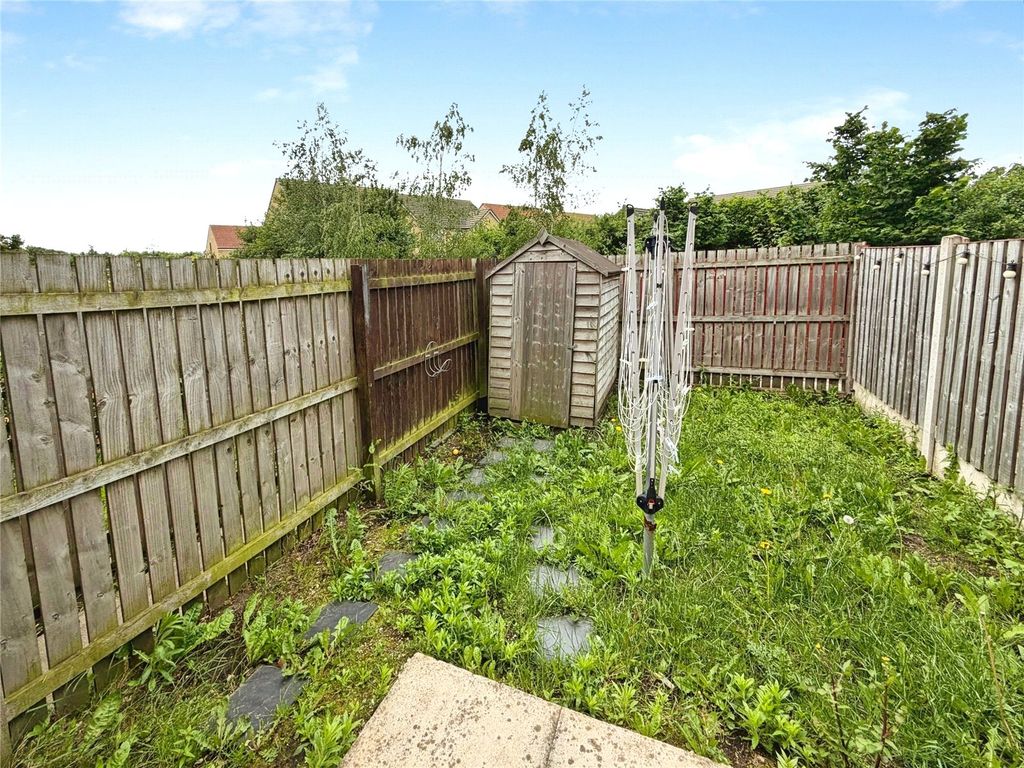 Property photo 2 of 11 Gardens