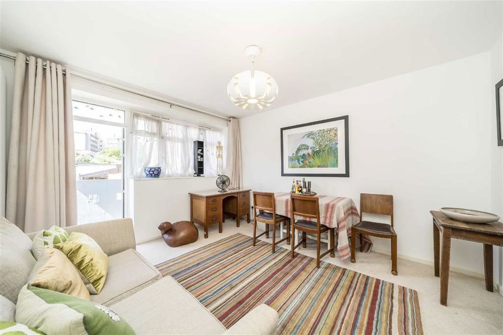 Property photo 2 of 8
