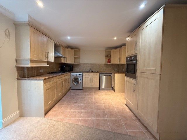Property photo 2 of 13 Kitchen