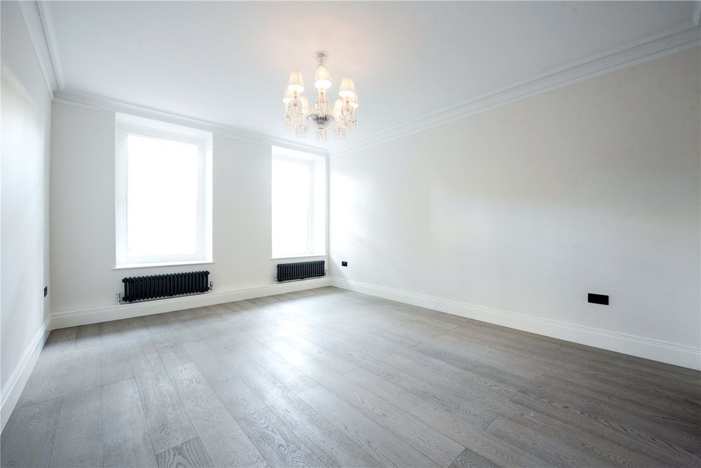 Property photo 2 of 14 Picture No. 12