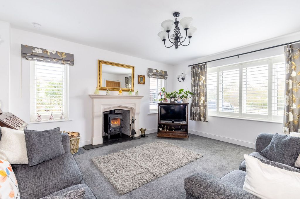 Property photo 3 of 31