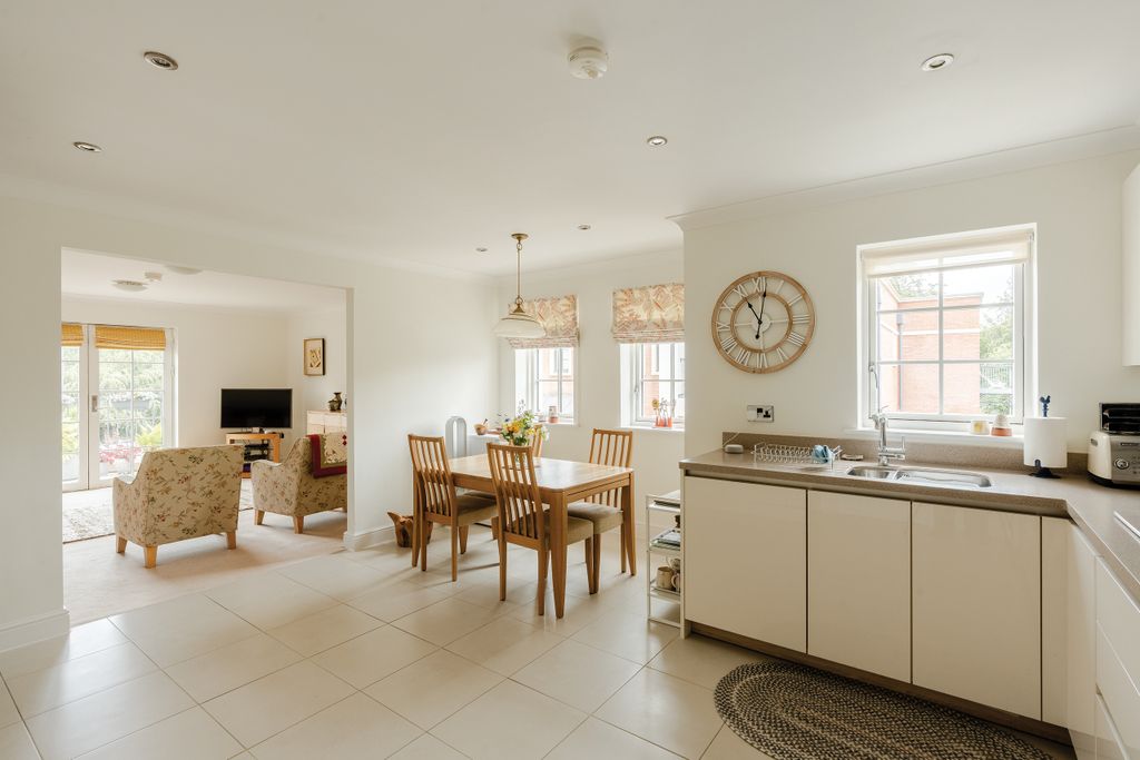 Additional image 10 of 2 bed flat for saleLyons Mews, 22 Redwood Drive, Bristol BS8