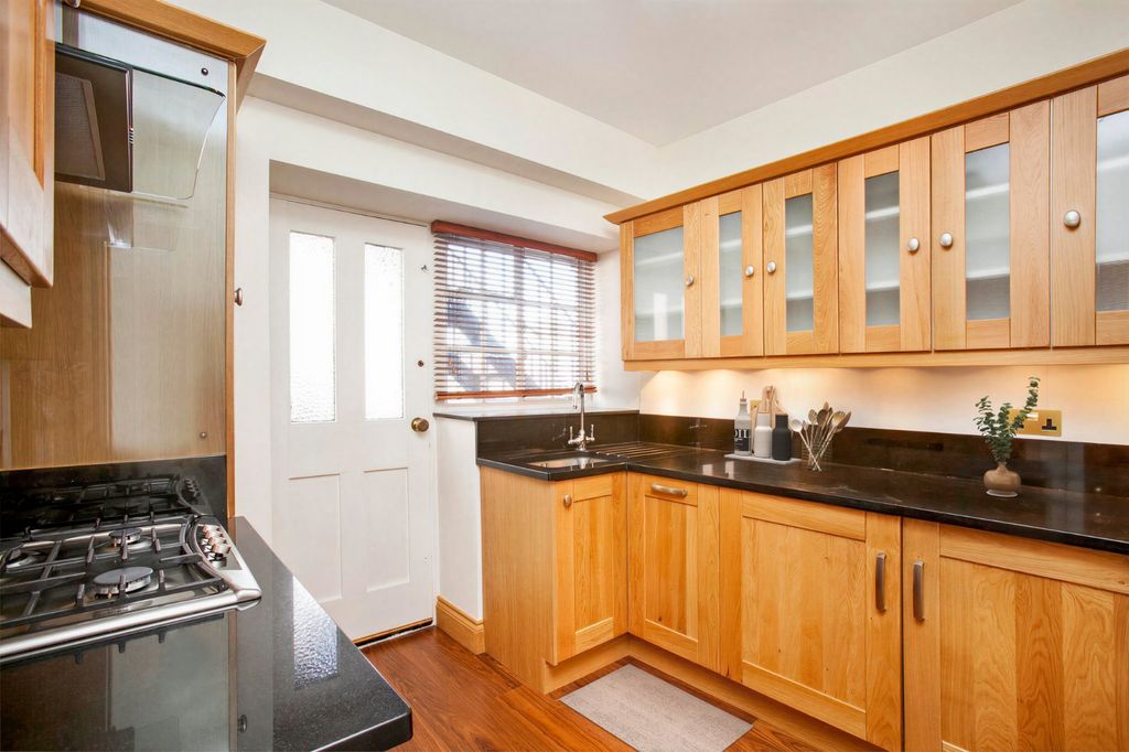 Property photo 3 of 5