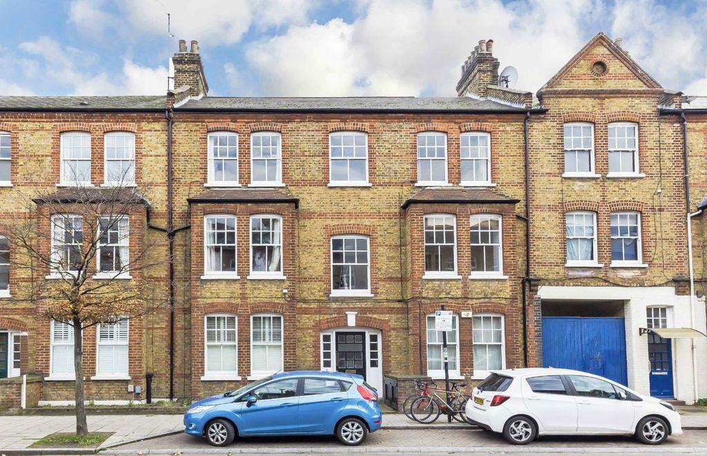 Property photo 1 of 7