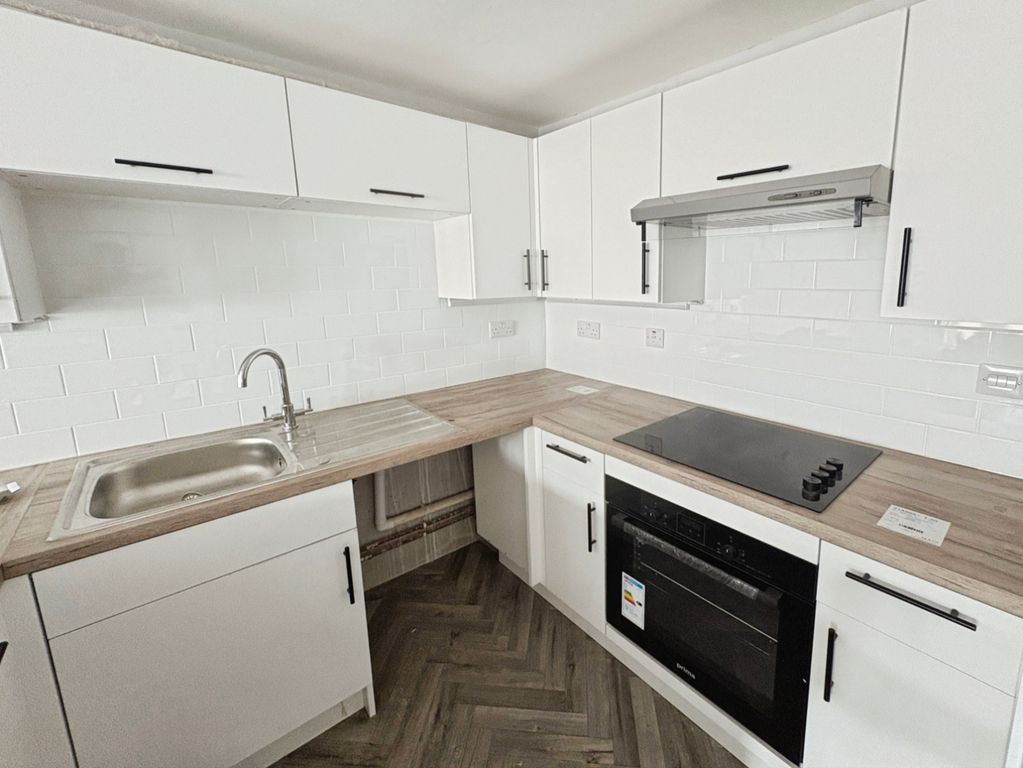 Property photo 3 of 6 Pbox-Img.Jpg