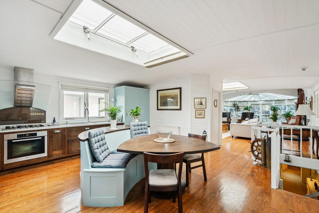 Property photo 2 of 32 Image