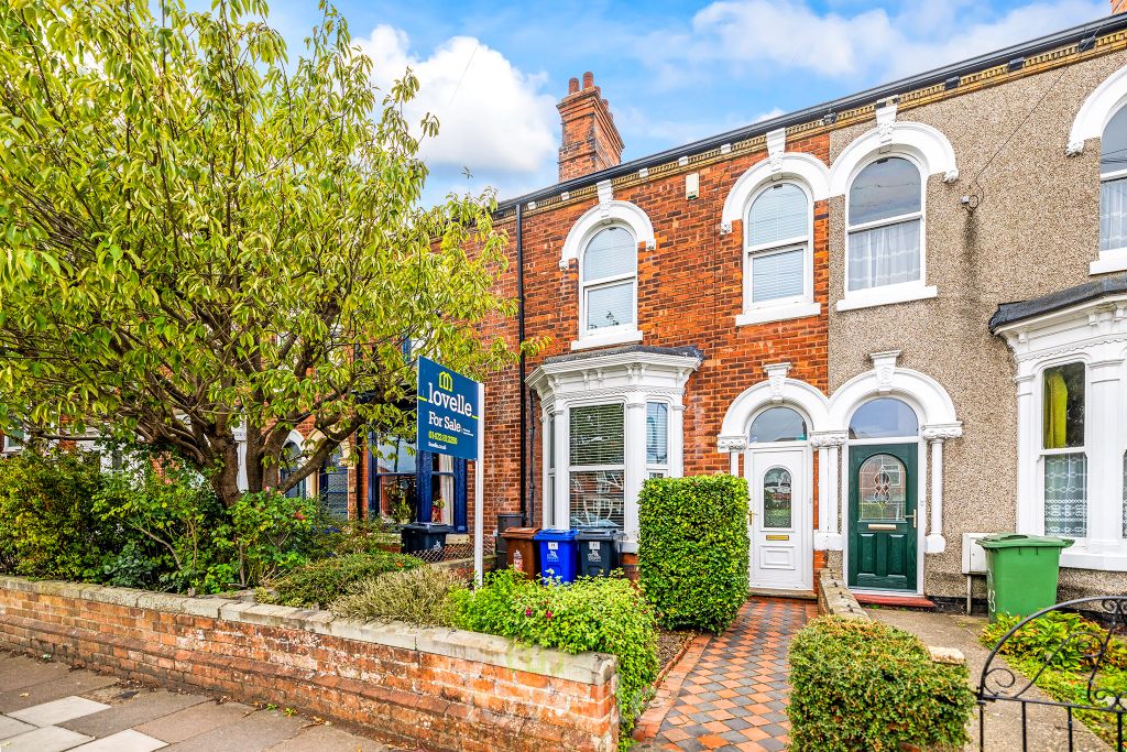 Property photo 1 of 32