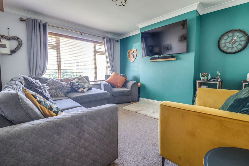 Property photo 2 of 23 Picture No. 01