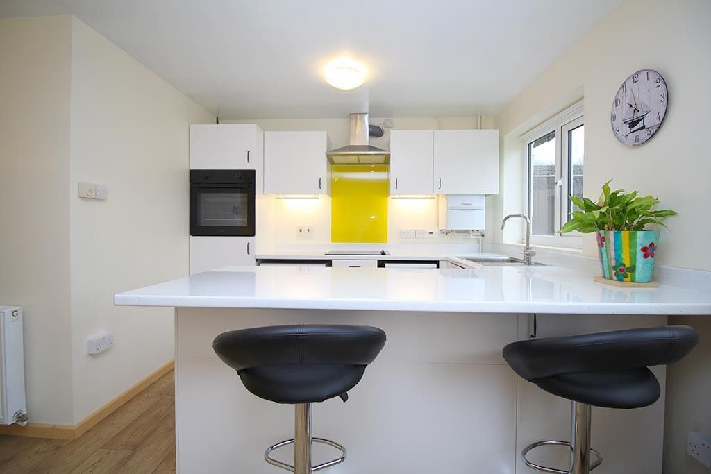 Property photo 1 of 16 Breakfast Bar (Main)