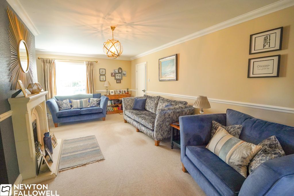 Property photo 3 of 27