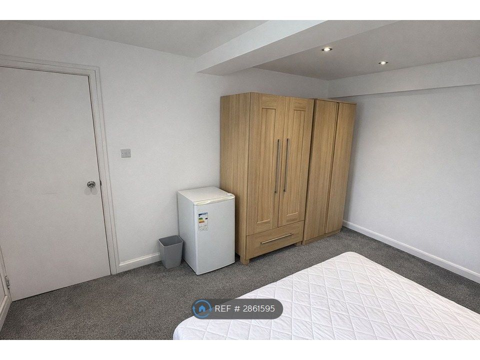 Property photo 3 of 11 Room 1