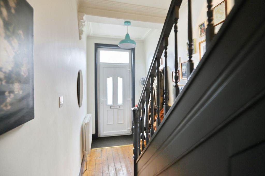 Property photo 2 of 21