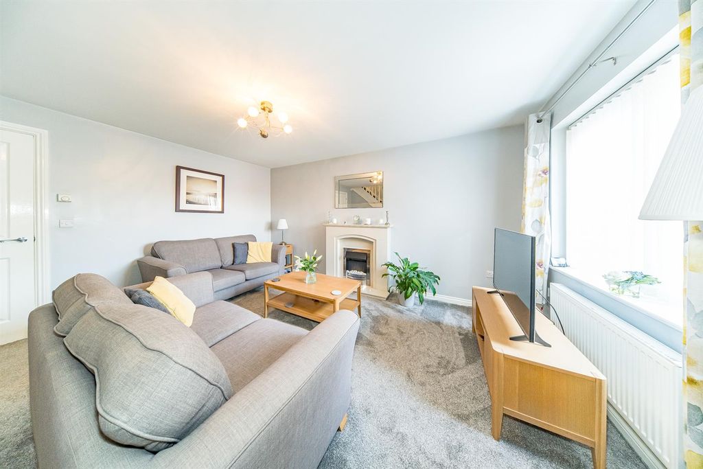 Property photo 2 of 27 20-Porchester-Road-6.Jpg