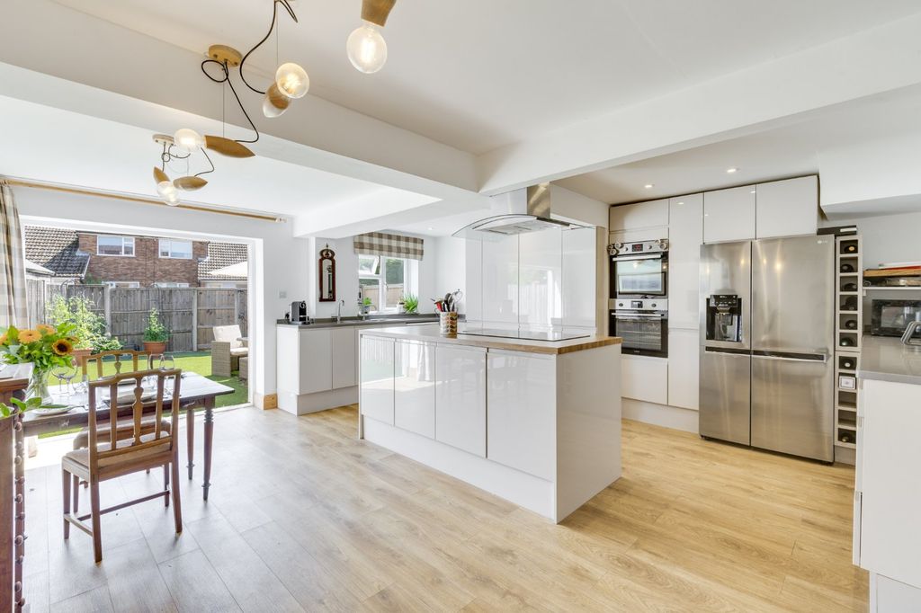 Property photo 3 of 16 Picture No. 37