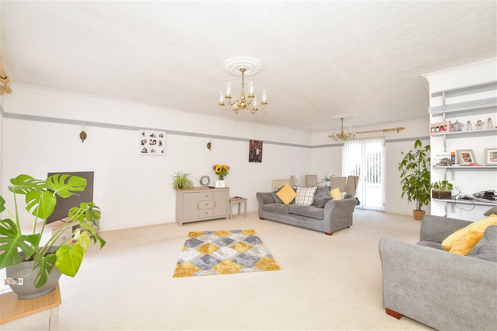 Property photo 2 of 13 Lounge/Diner