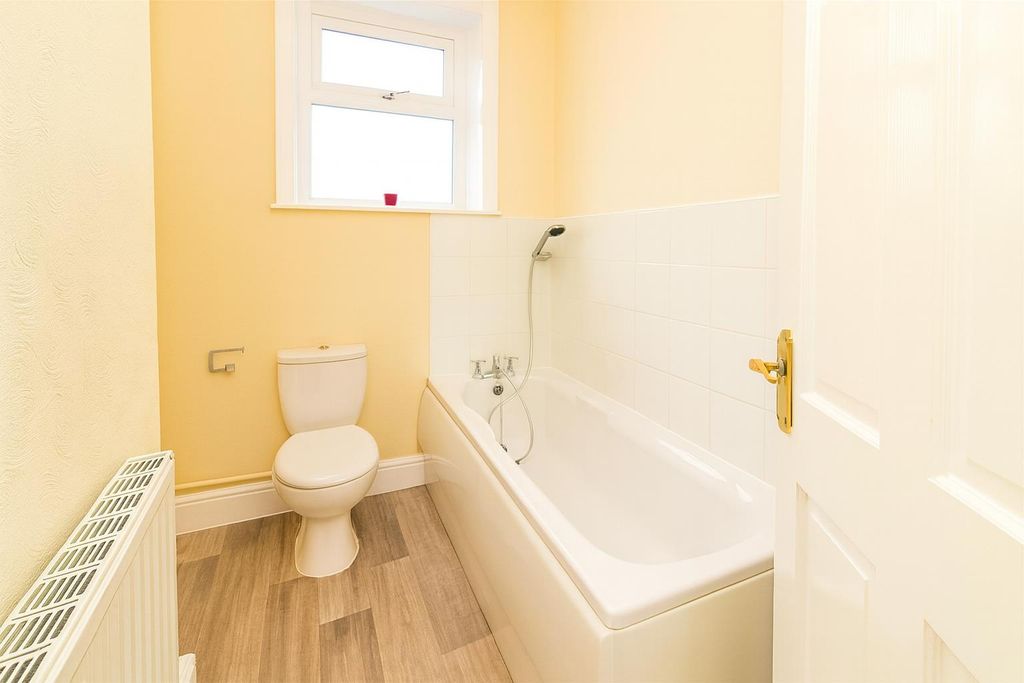 Property photo 3 of 6