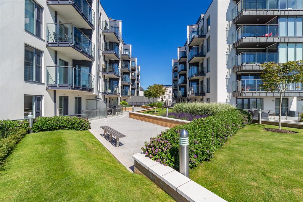 Property photo 1 of 15 Vtwb37Qkluggvycceymevq (1)