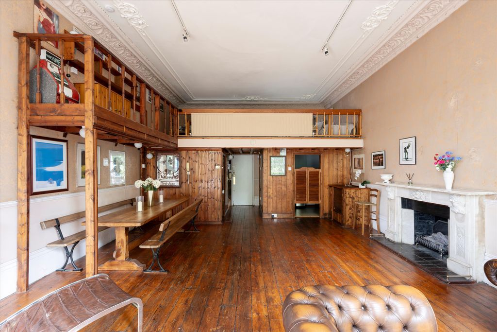 Property photo 3 of 16 Image