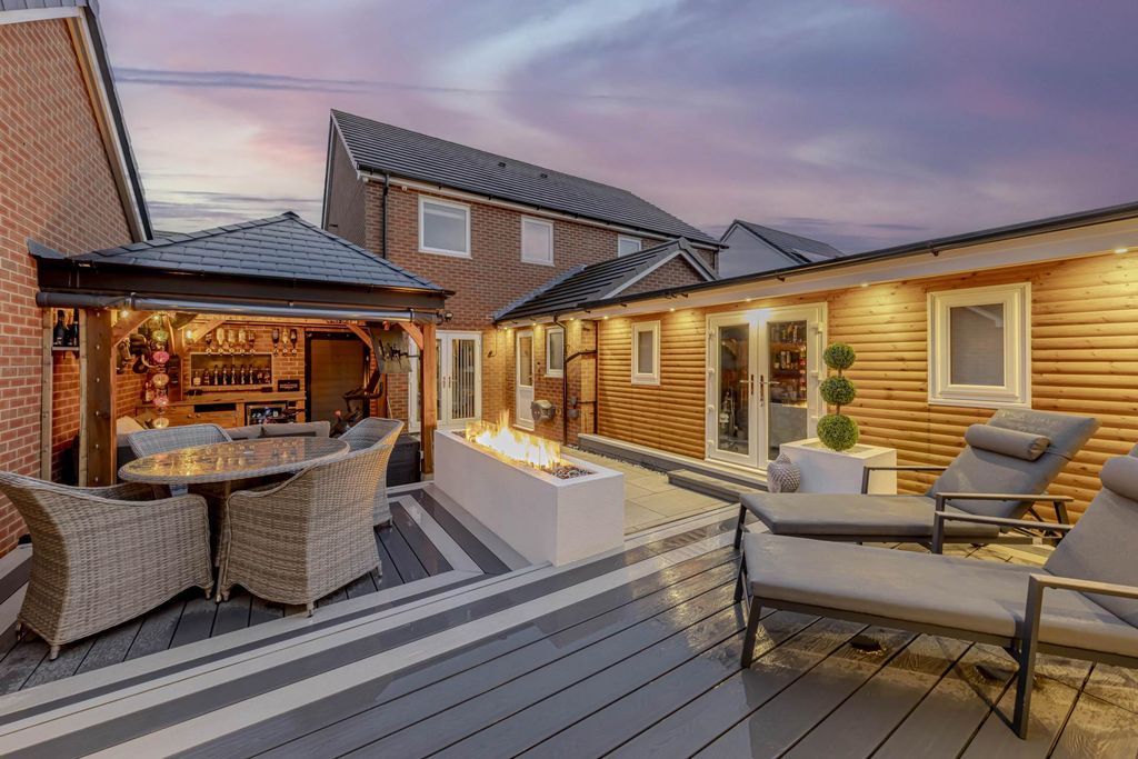 Property photo 1 of 31