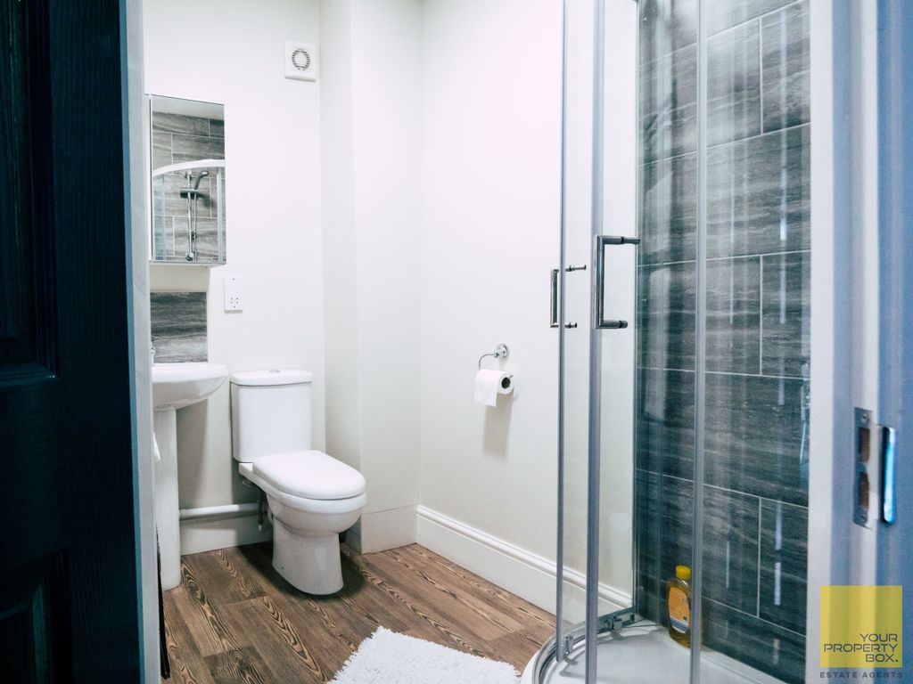 Property photo 2 of 13 Ambrose Property Group - White Oak -_-9