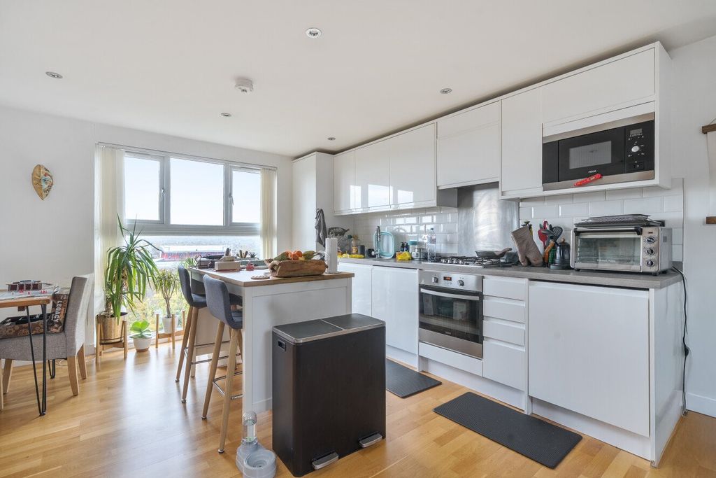 Property photo 3 of 18 Picture No. 06