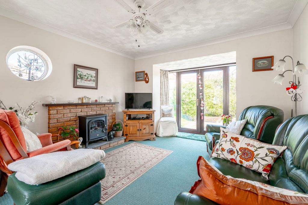 Property photo 2 of 19