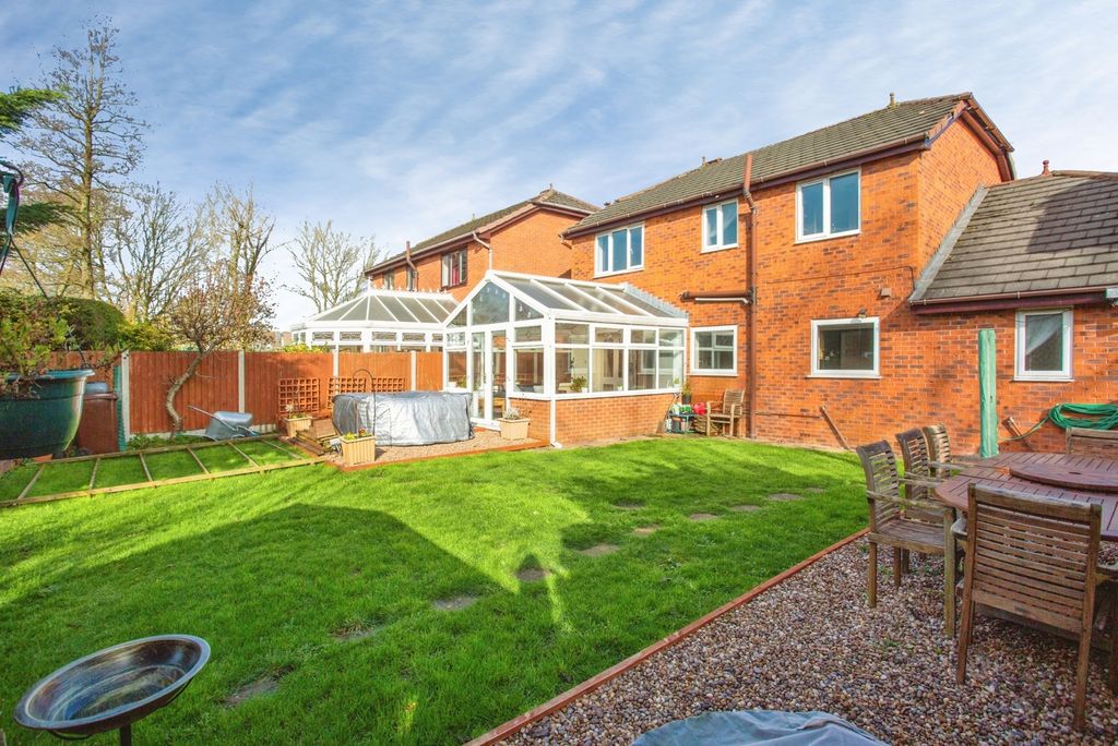 Property photo 2 of 19 Rear Garden