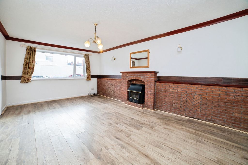 Property photo 3 of 22 Pbox-Img.Jpg