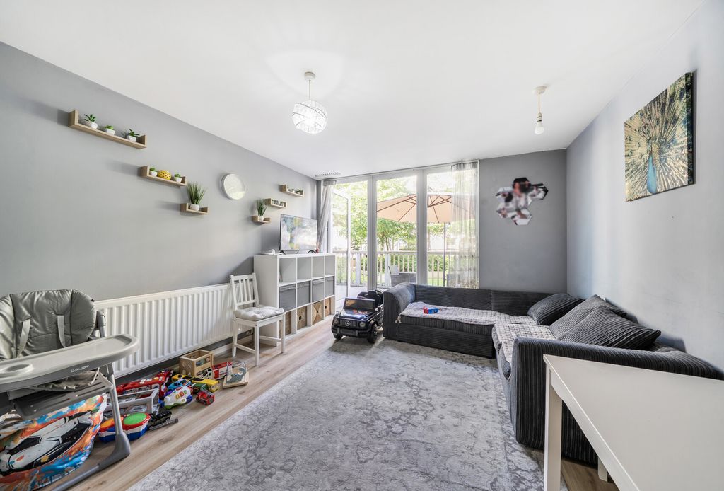 Property photo 3 of 10 1482036-8-6A3B9d8...