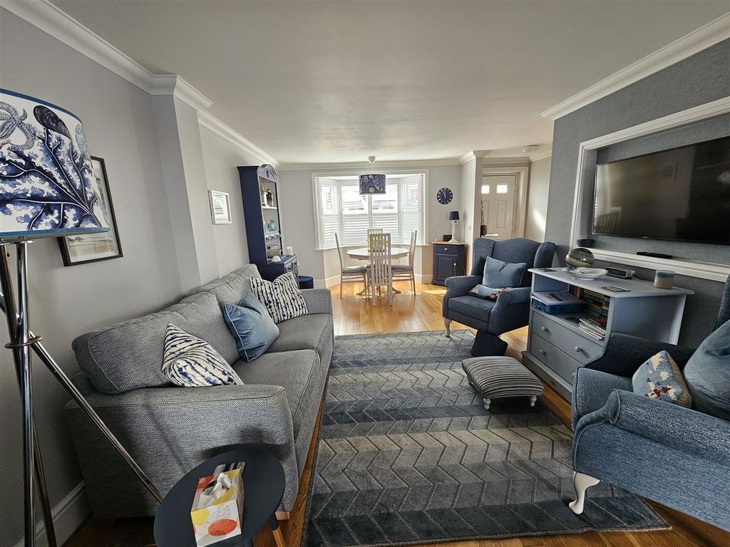 Property photo 2 of 12 Living Room