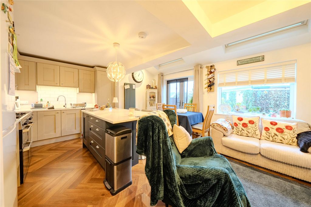 Property photo 3 of 15 Picture No. 04