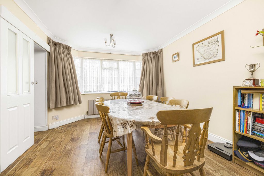 Property photo 3 of 21