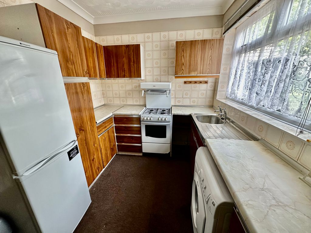 Property photo 3 of 23 Img_5352