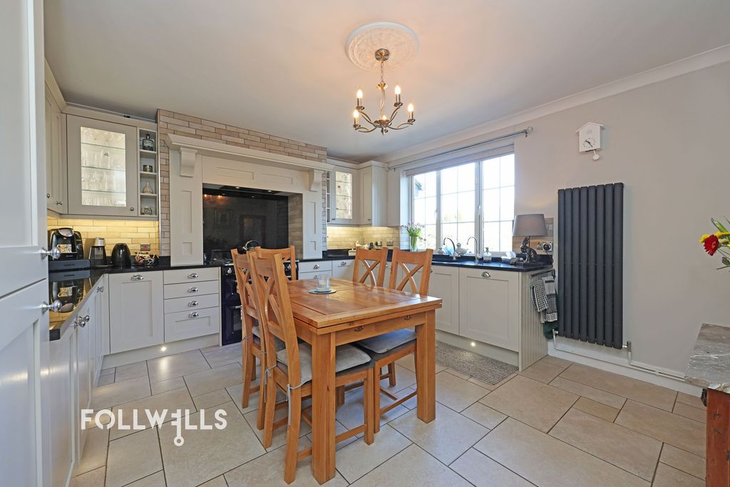 Property photo 2 of 38