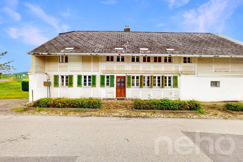 Property photo 2 of 12