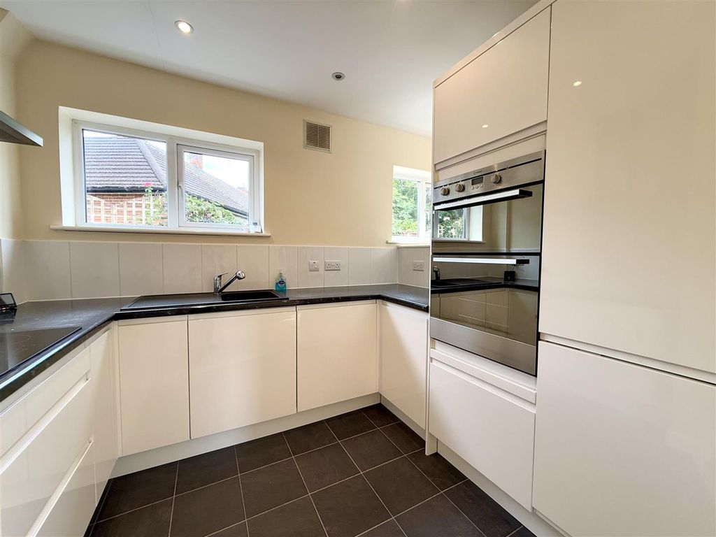 Property photo 2 of 17 Kitchen
